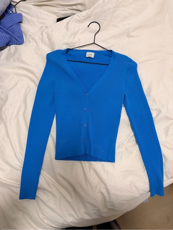 Aritzia Sweaters - Aritzia Ribbed V-Neck Button Cardigan - Blue